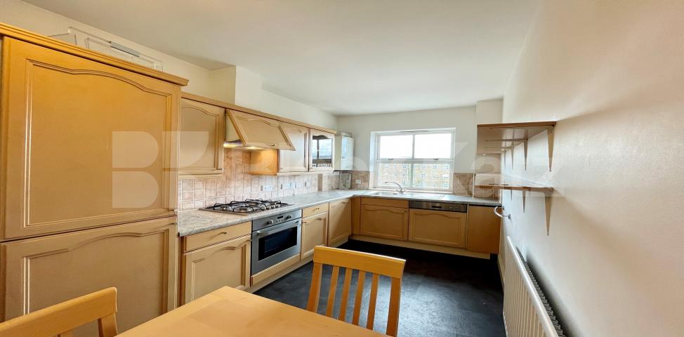 			LET , 3 Bedroom, 2 bath, 0 reception Apartment			 Leathermarket Court - Leathermarket Street, London Bridge